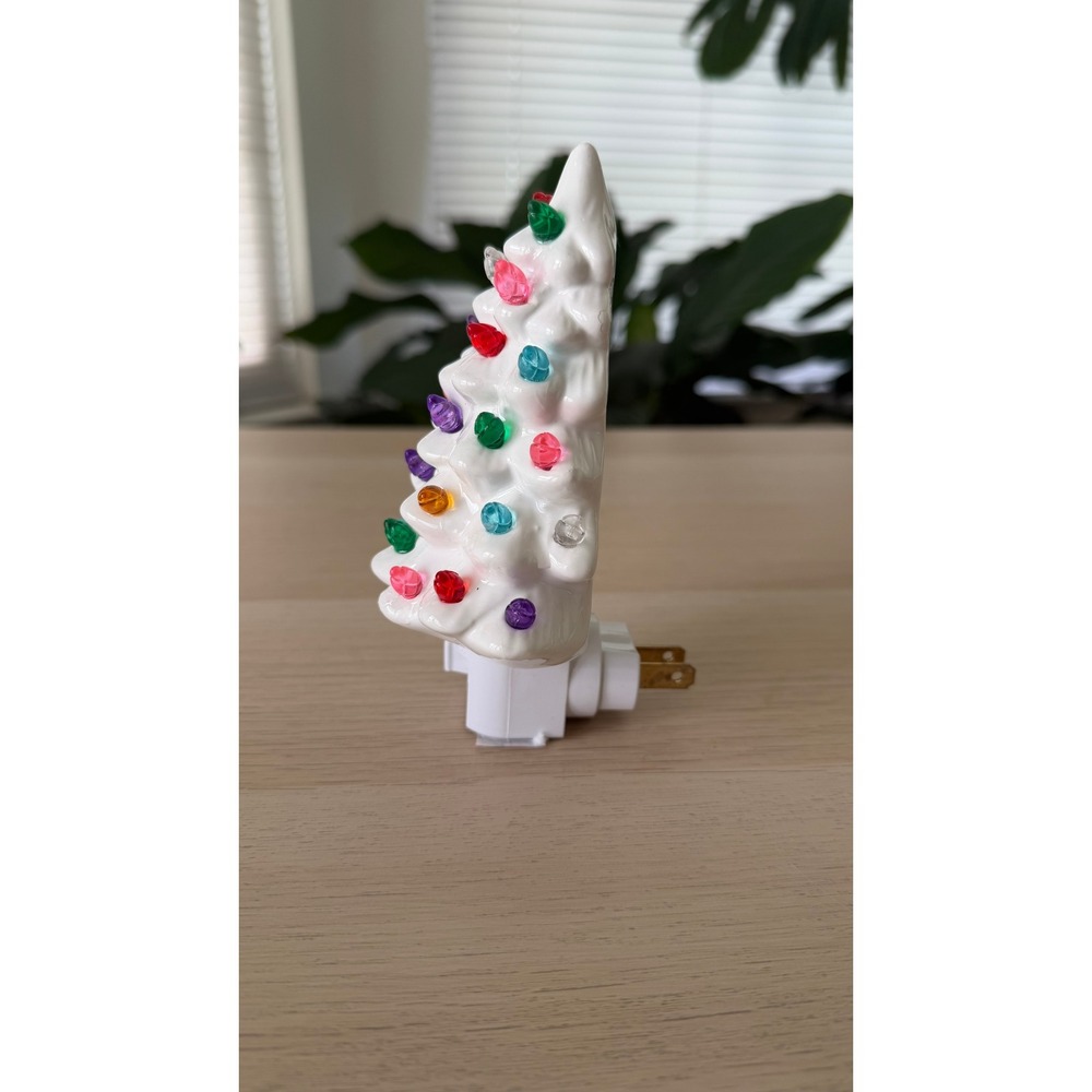 White Ceramic Christmas Tree Night Light Multi Color Vintage Style 120V - Picture 2 of 5